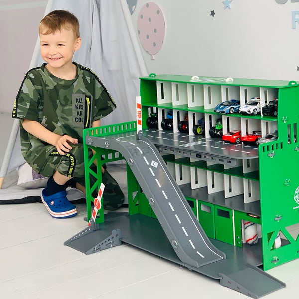 Wooden toy garage for diecast 1/64 and 1/32 scale toy cars, for boys 3 4 5 6 years old