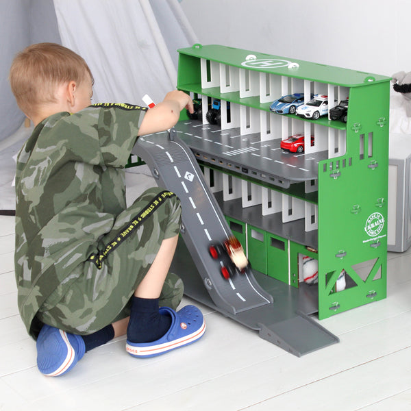 Wooden toy garage for diecast 1/64 and 1/32 scale toy cars, for boys 3 4 5 6 years old