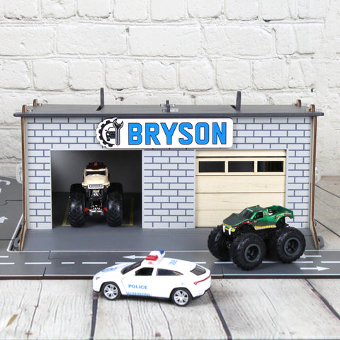 Toy garage with sectiona roll-up doors, pull-push to open doors mechanism, toddler gift 3 4 5 years old, toy garage