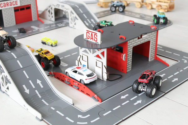 Wooden Toy Gas Station with Moveabe Filling Guns and Manual Toy Car Wash - Up to 1:32 Scale Toy Vehicles