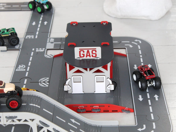 Wooden Toy Gas Station with Moveabe Filling Guns and Manual Toy Car Wash - Up to 1:32 Scale Toy Vehicles