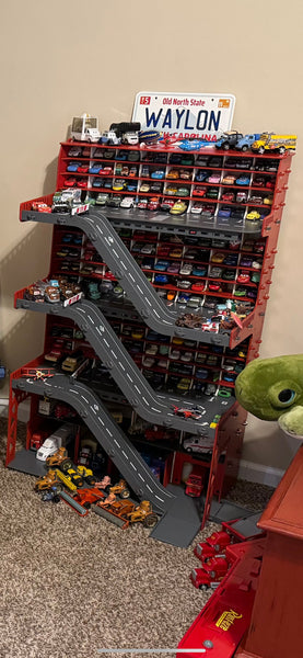 Toy garage with custom sizes